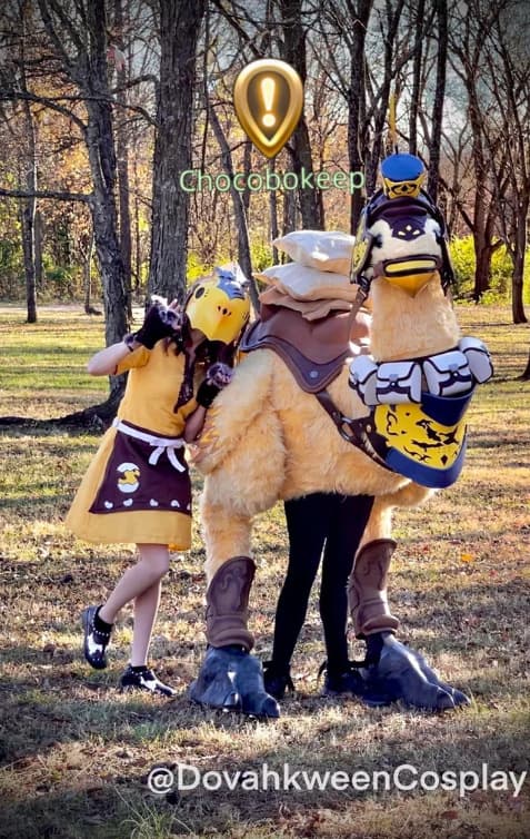 potateodovah as a FF14 Chocobo porter and his keeper (image via u/potatoedovah on Reddit)