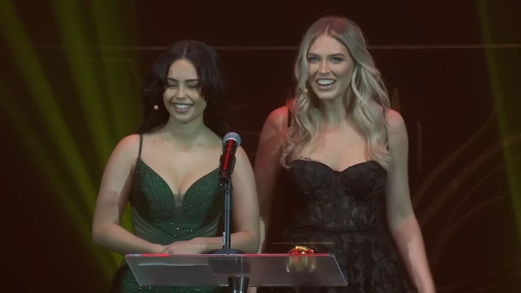 QTCinderella and Valkyrae hosting the previous Streamer Awards in 2023.<br>(Screenshot from The Streamer Awards 2023 <a href="https://youtu.be/FnoiaRk7eqM">official stream</a>)