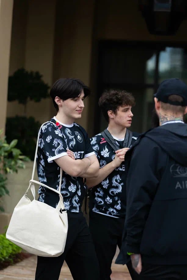 Larl shows off his jawline between games at BetBoom Dacha Dubai (Image via FISSURE)