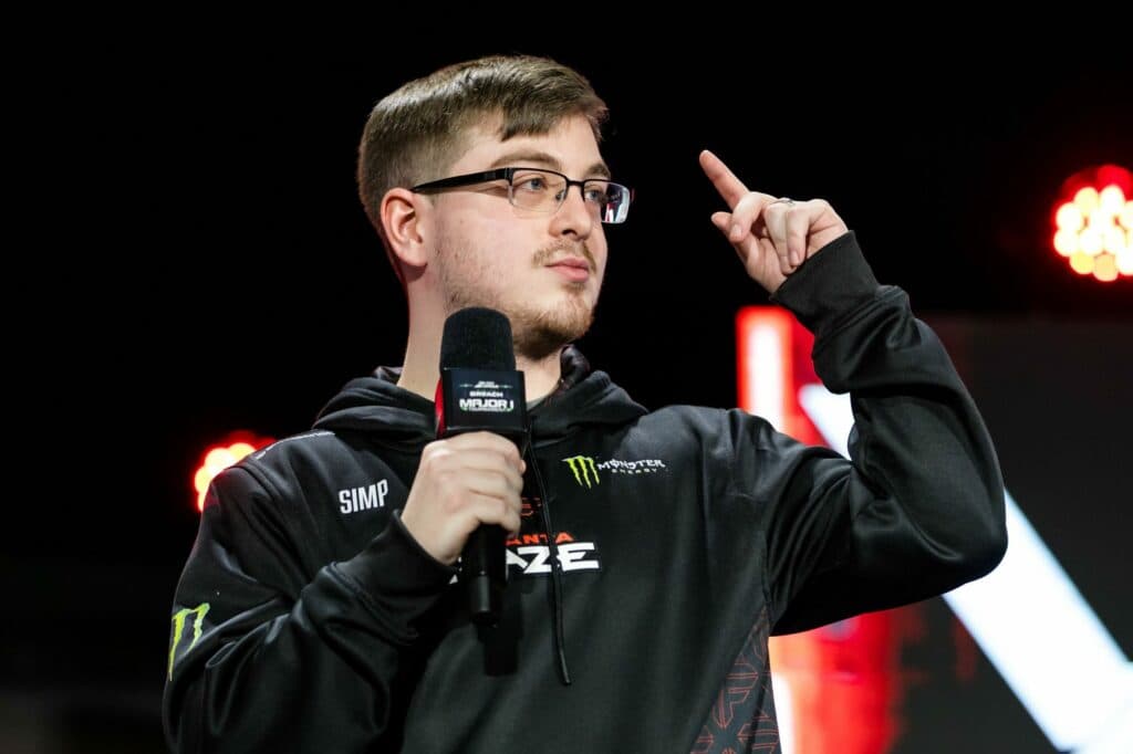 Fans chanted MVP after Simp lifted the trophy (Image via Call of Duty League)