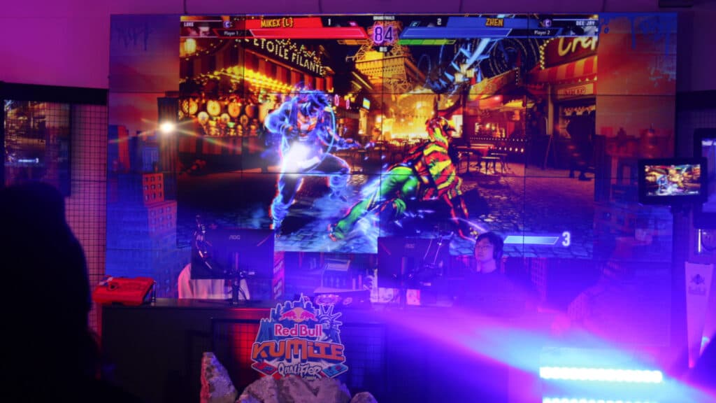 Mikex versus Zhen at the Red Bull Kumite Canada Qualifier (Image via Amy Chen)