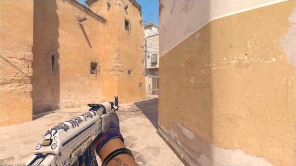 CS2 adds left hand viewmodel preference and keybind to switch cover image