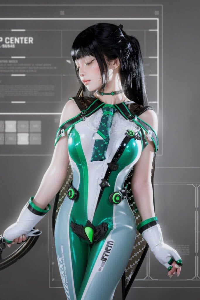 Josette cosplaying Stellar Blade's protagonist EVE (image via Le Josette/Facebook)