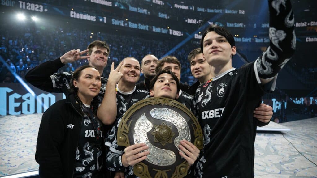 Almost back-to-back. (Photo via Valve)