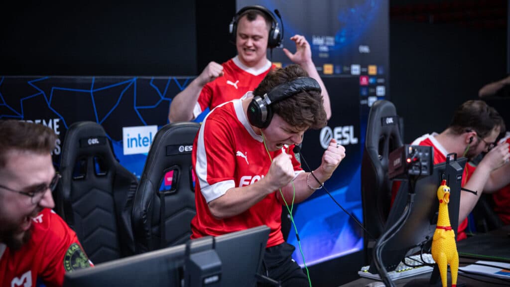 Despite being called "budget FaZe," MOUZ are a really good team (Image via Enos Ku and ESL FACEIT Group)