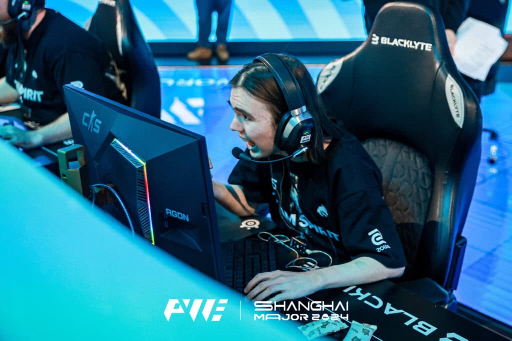 Donk woke up after the first map (Image via Perfect World)