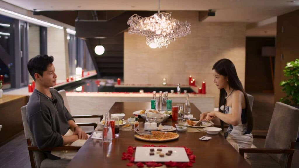 Dinner, Jang Theo and Lee Si-An (Image via Netflix)
