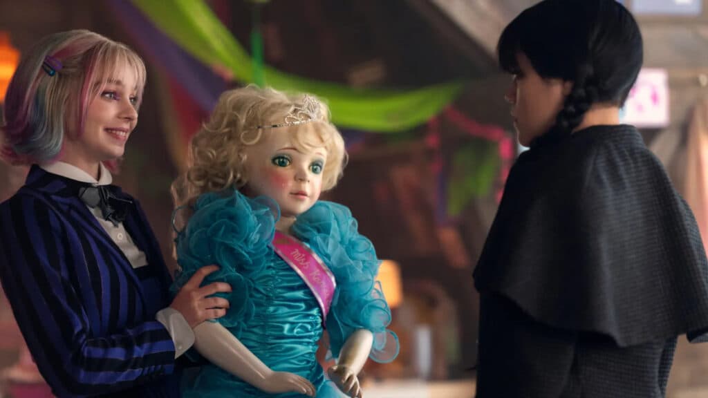 Enid and Wednesday in the trailer (Image via Netflix)