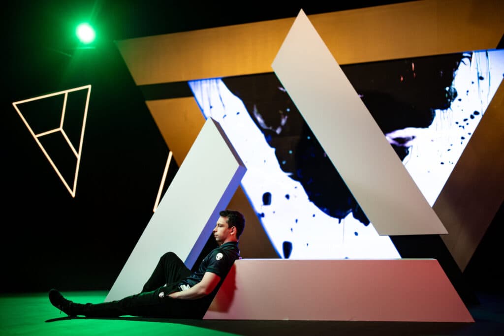 Nisha at the EWC 2025 (Image via Elliot Le Corre)