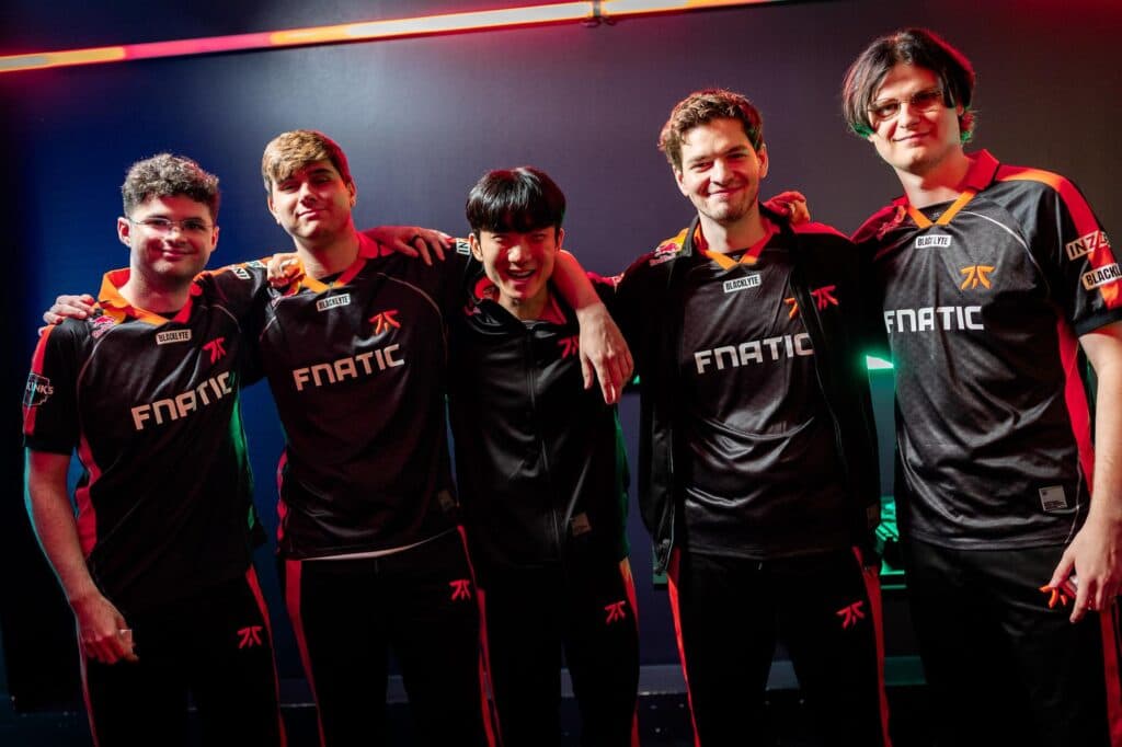 Fnatic at the LEC Summer 2025 after their 2-0 weekend (Photo via Michal Konkol | Riot Games)