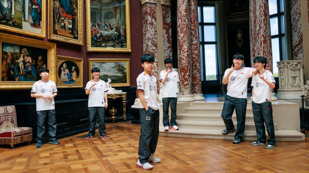 T1 at Champions 2025 (Image via Adela Sznajder | Riot Games)