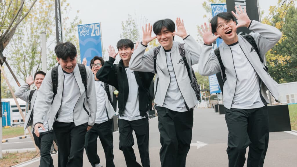 TSW arriving at the arena (Image by Colin Young-Wolff/Riot Games)