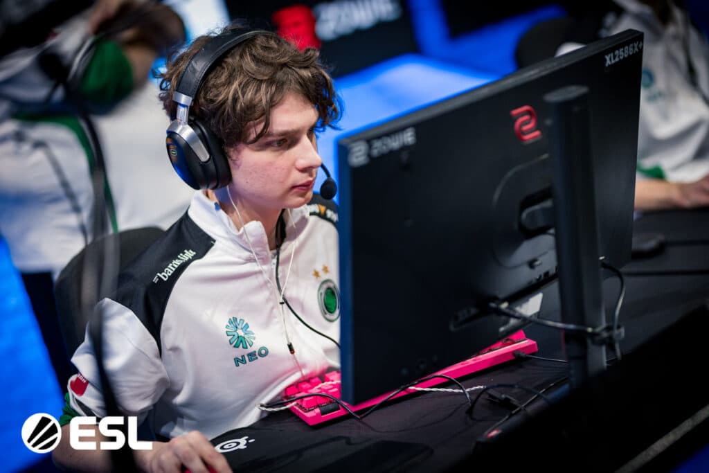 Falcons | kyousuke (Image via ESL)