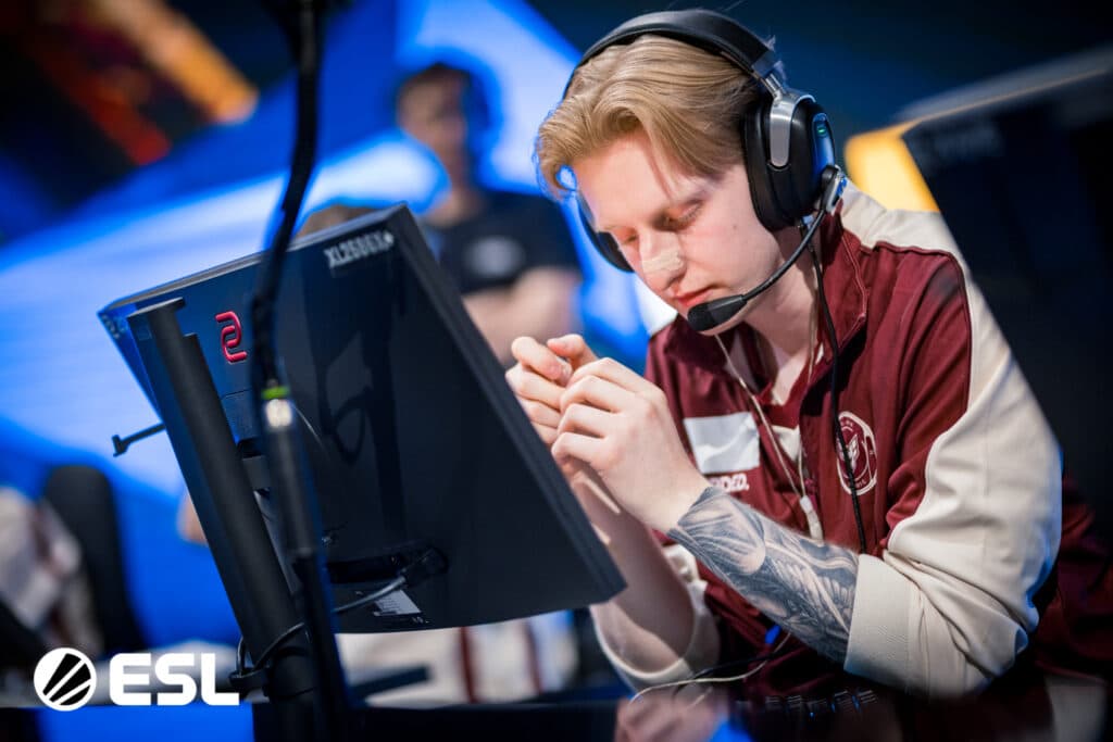 HEROIC | LNZ during the Round 2 match against NAVI (Image via ESL)