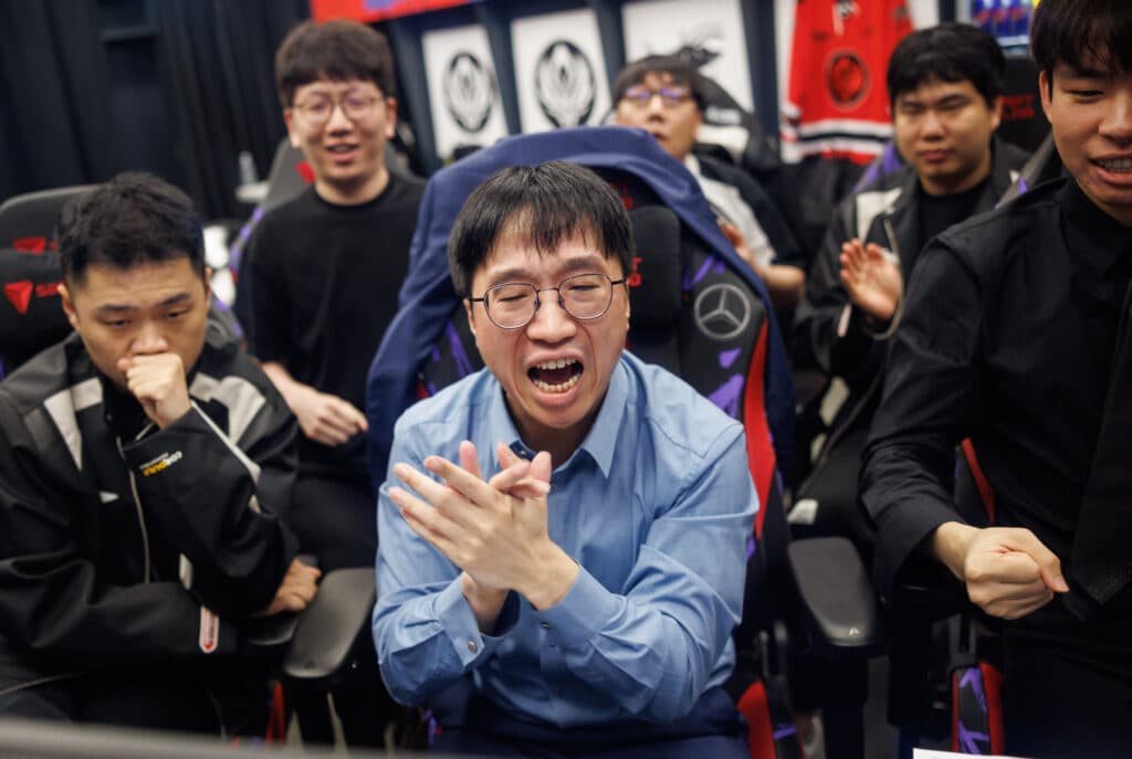 AL coach Tabe during their MSI 2025 match against T1. (Photo via Liu YiCun/Riot Games)