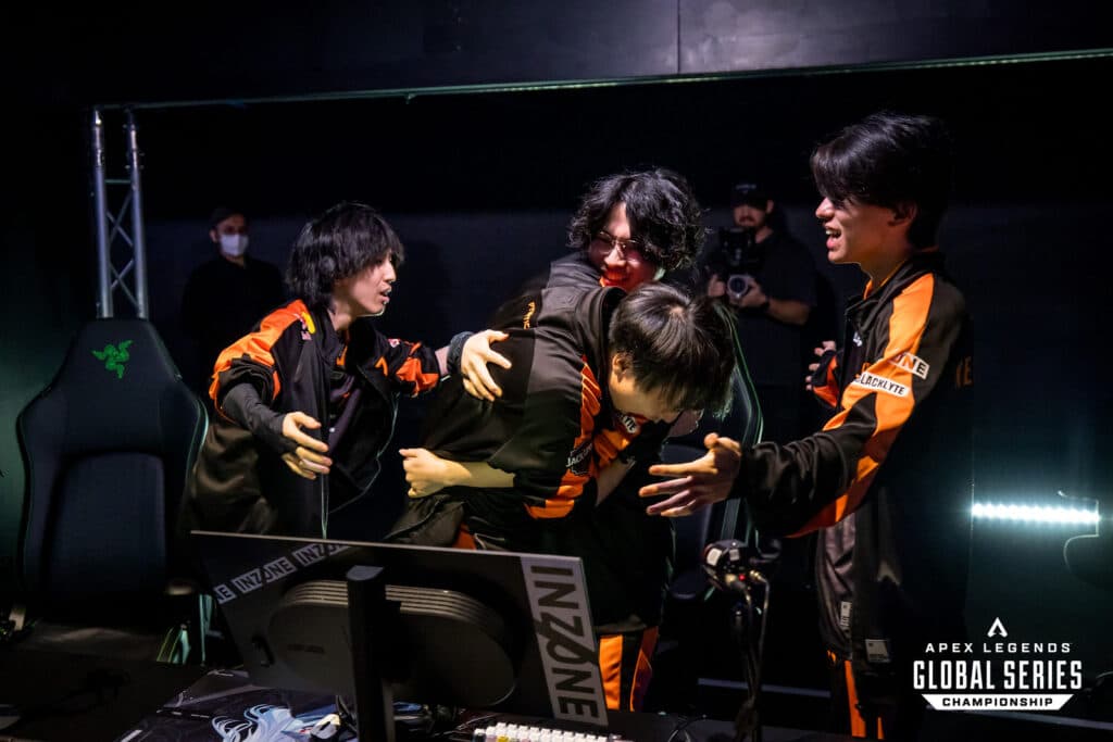 FNATIC celebrating at the ALGS Year 5 Champs (Photo via ALGS / Joe Brady)