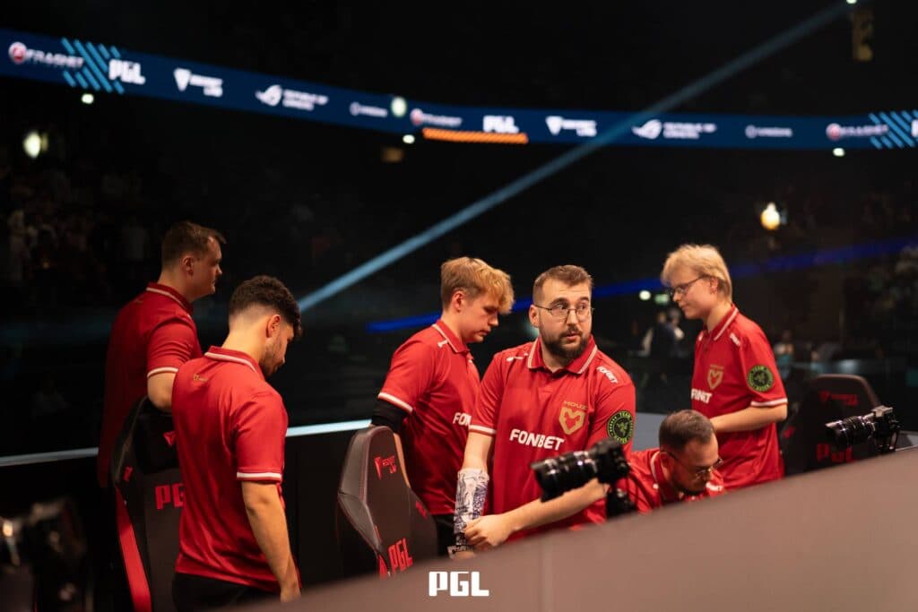 MOUZ at the PGL Cluj-Napoca 2026 playoffs (Image via PGL)