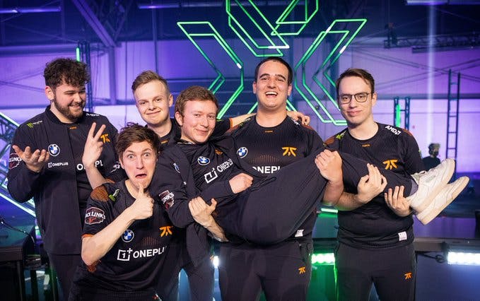 D&D Duo powers Fnatic to 2-0 win against Version1 in Reykjavik cover image