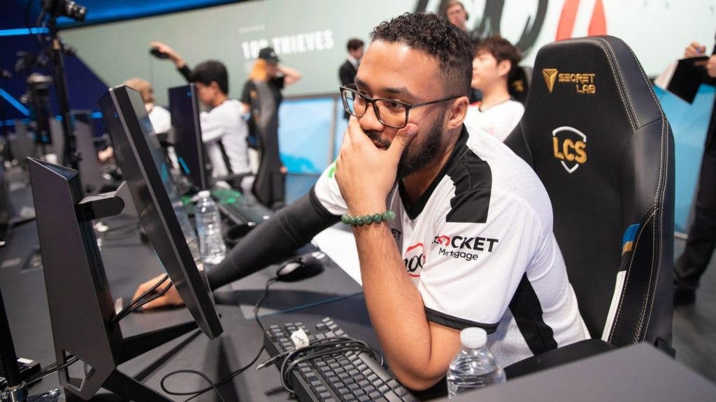 Aphromoo was apart of 100 Thieves for two years before joining Dignitas.