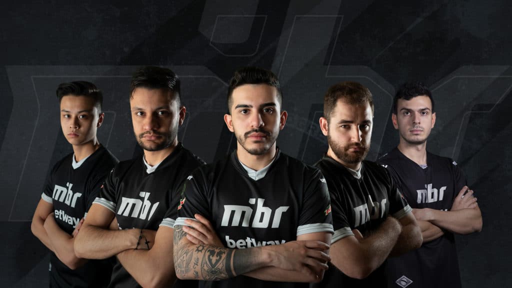 Equipe do MIBR com os americanos Stewie2K e tarik. Foto: Divulgação / MIBR