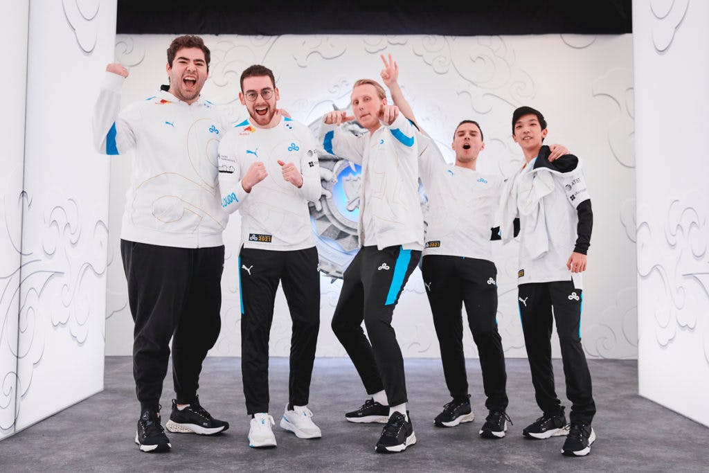 REYKJAVIK, ICELAND - OCTOBER 15: Cloud9 pose for a photo after a victory match against Rogue at the League of Legends World Championship Groups Stage on October 15, 2021 in Reykjavik, Iceland. (Photo by Lance Skundrich/Riot Games)