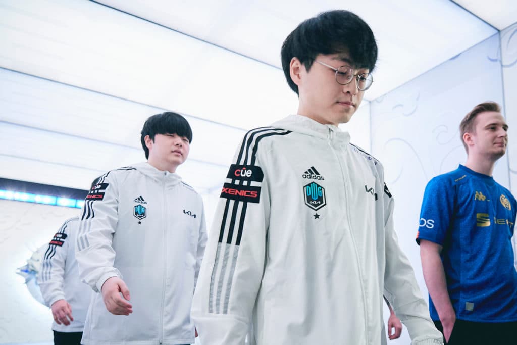 REYKJAVIK, ICELAND - OCTOBER 24: Team DAMWON KIA (L) and team MAD Lions make an entrance on stage to compete at the League of Legends World Championship Quarterfinals Stage on October 24, 2021 in Reykjavik, Iceland. (Photo by Lance Skundrich/Riot Games)