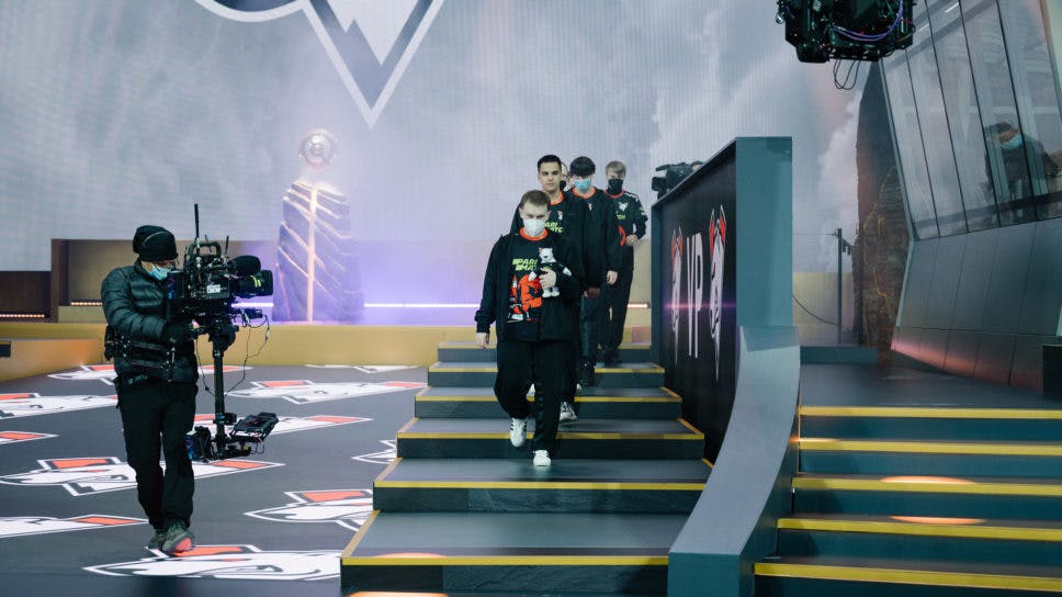 TI10 Top 6 team Virtus Pro tweet extremely bizarre message about the state of their Dota 2 roster cover image