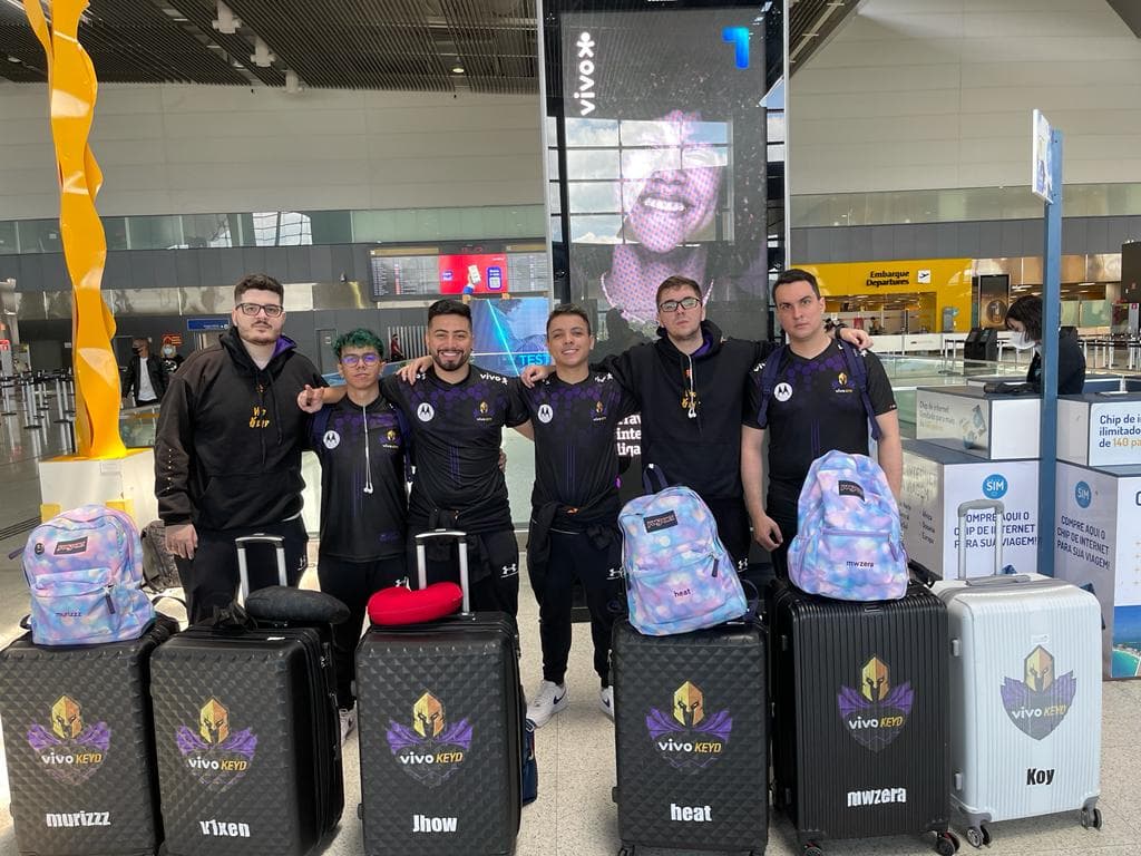 Vivo Keyd a caminho do bootcamp na Europa, com o mwzera na equipe - Fonte: Twitter