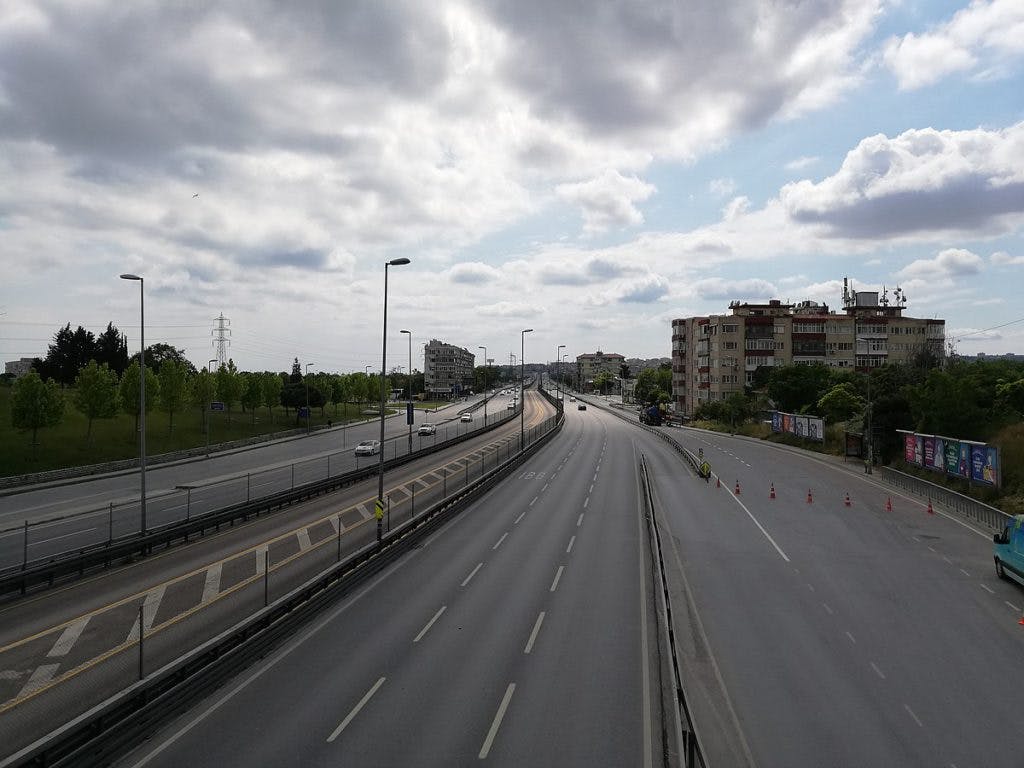A view of the empty roads near the Küçükçekmece Metrobus station, Istanbul’s second-most populous city. Image Credit: <a href="https://commons.wikimedia.org/wiki/File:K%C3%BC%C3%A7%C3%BCk%C3%A7ekmece,_%C4%B0stanbul_during_the_Covid-19_Pandemic_Lockdown_(west_side).jpg">Wikipedia</a>.