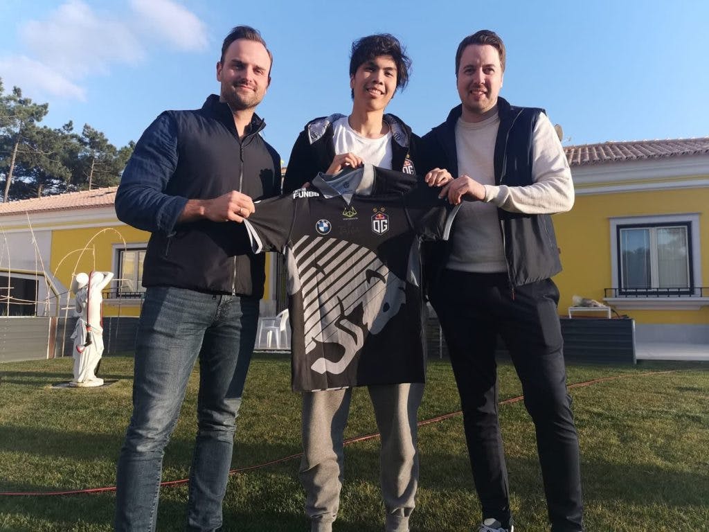 Tommy "Taiga" Le (Middle) with ULTI COB Frank Spjelkavik Berget (Left) and CEO Asgeir Kvalvik (Right) outside the OG mansion in Lisbon. (Image via Asgeir Kvalvik)