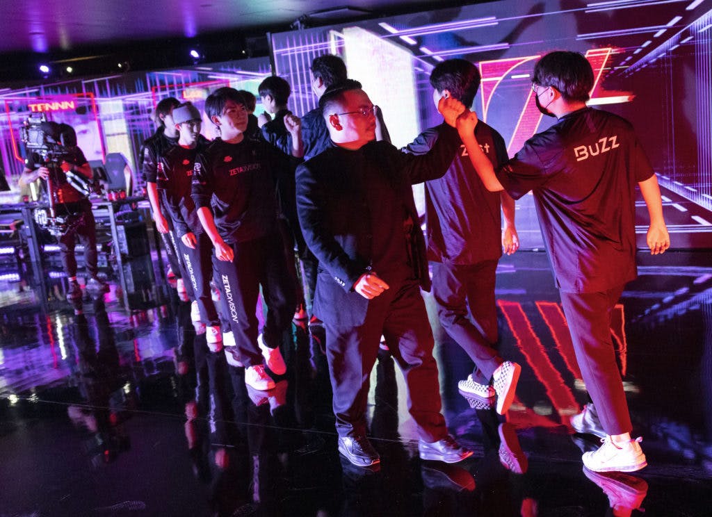 REYKJAVIK, ICELAND - APRIL 18: DRX (R) greets winning team ZETA DIVISION onstage after the match at the VALORANT Masters Bracket Stage on April 18, 2022 in Reykjavik, Iceland. (Photo by Colin Young-Wolff/Riot Games)