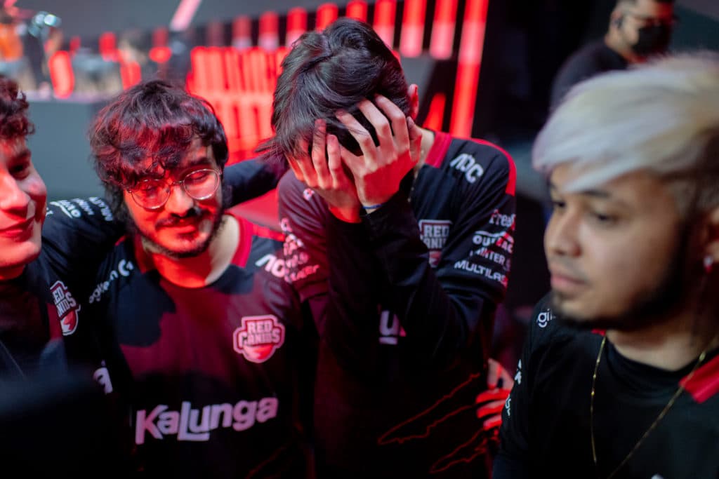 Aegis se emociona ao se classificar para a final - Foto: Bruno Alvares/Riot Games