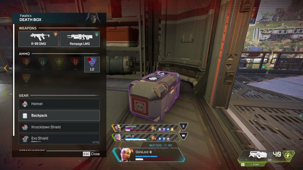 A rather nifty approach to inventory management in Apex Legends is relying on death boxes