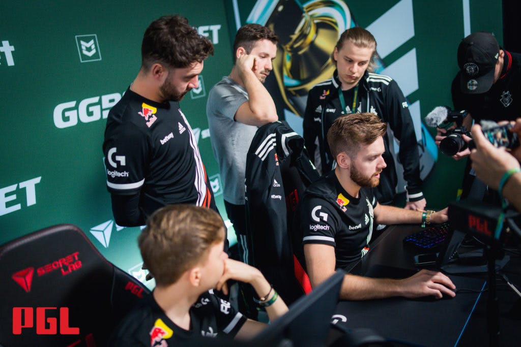 A favorite at the CS: GO Major, G2 now faces the prospect of an early elimination. Image Credit: <a href="https://photos.pglesports.com/">PGL</a>.