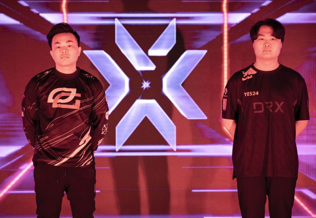REYKJAVIK, ICELAND - APRIL 17: Victor "Victor" Wong of OpTic Gaming (L) and Kim "Zest" Gi-seok of DRX pose onstage before competing at the VALORANT Masters Bracket Stage on April 17, 2022 in Reykjavik, Iceland. (Photo by Colin Young-Wolff/Riot Games) Copenhagen<br>