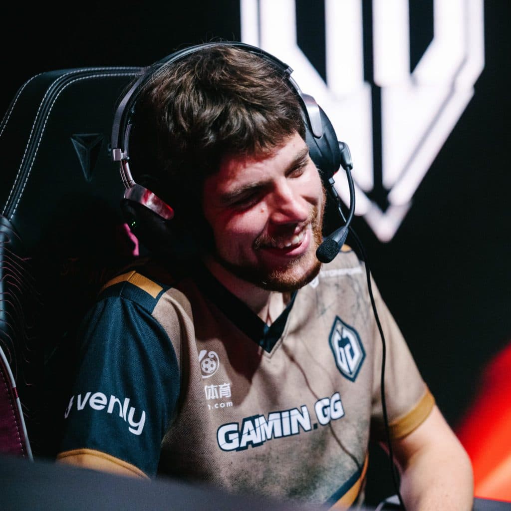 Seleri at TI11 main stage (Image by <a href="https://twitter.com/GaiminGladiator/status/1583377644653268993?s=20&t=RLUfE-0_c1JMwmrkzNdN0A" target="_blank" rel="noreferrer noopener nofollow">Gaimin Gladiators</a>)