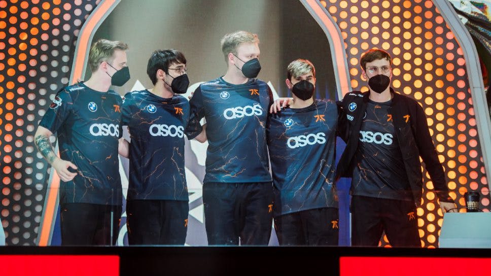 Fnatic secure huge win over T1 at Worlds 2022 cover image
