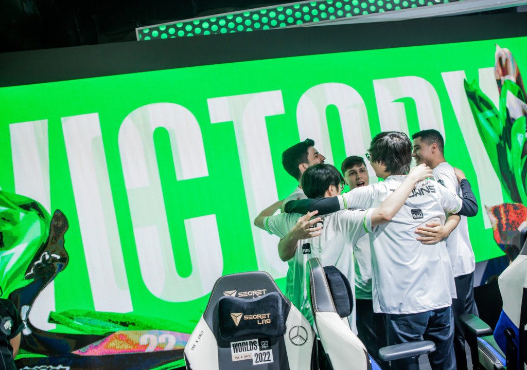 <em>MEXICO CITY, MEXICO - OCTOBER 01: LOUD huddles onstage after their victory against Fnatic at the League of Legends World Championship Play-Ins stage on October 1, 2022 in Mexico City, Mexico. (Photo by Colin Young-Wolff/Riot Games)</em>