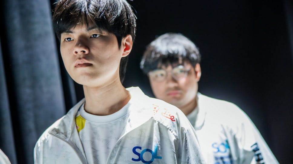 Deft: “I don’t know about retirement yet. I felt a lot of accomplishment as a player this year.” cover image