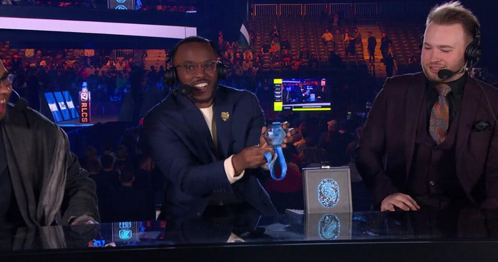 The panelist of the Rocket League Championship Series Fall Major unveiled the RLCS Fall Major Swarovski medals.