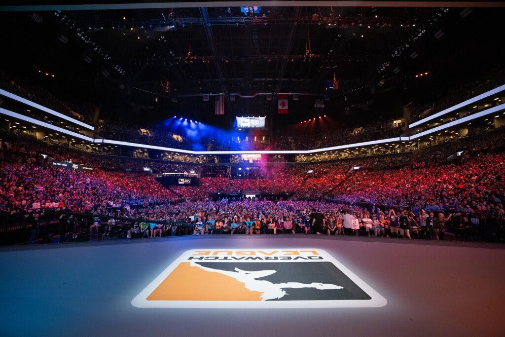 The Overwatch League started off with a city-based franchise model. This is an image from 2018 wit thousands of fans in attendance. Image Credit: <a href="https://twitter.com/tempusrob/status/1155531028464852992" target="_blank" rel="noreferrer noopener nofollow">Robert Paul.</a>