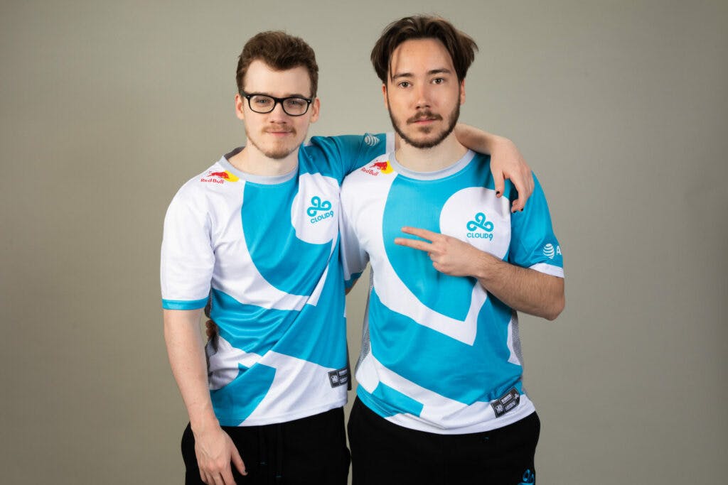Valorant players Zellis and Qpert in the new C9 jersey.