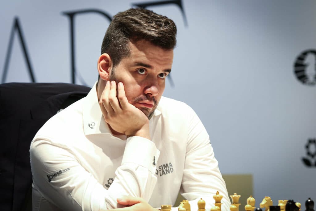 Top 10 Chess Players by FIDE rating