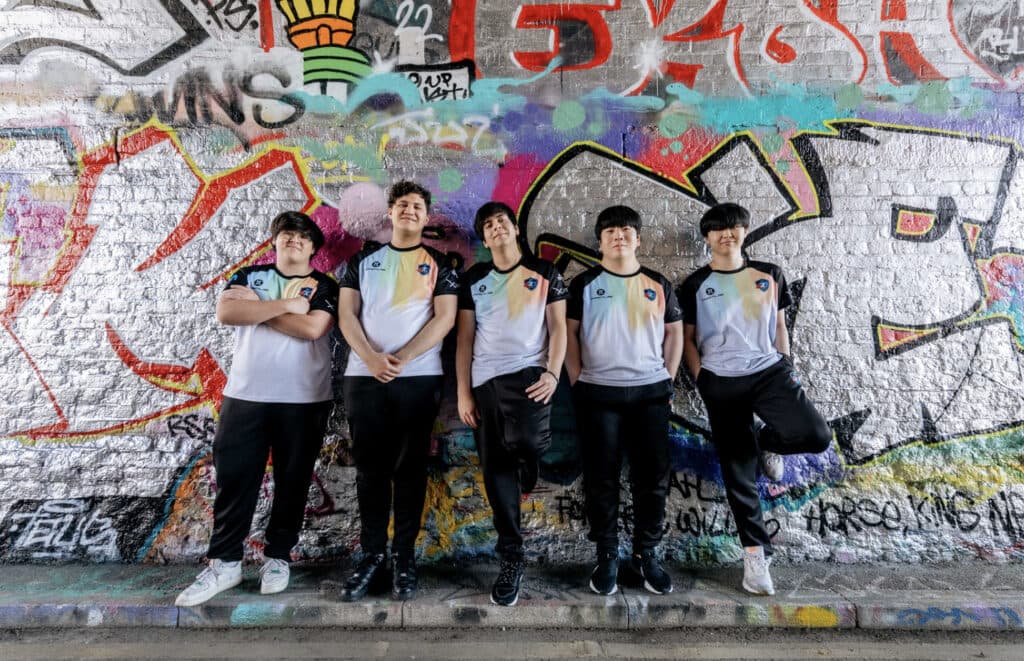 Team R7 players (Image via Gary Handley and Riot Games)