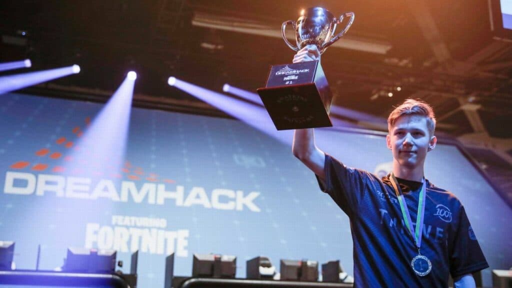 MrSavage DreamHack Anaheim (Image via ESPN)