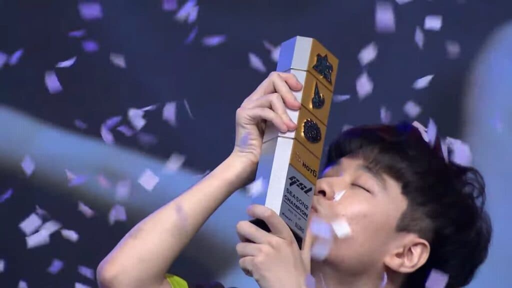 Maru celebrates his GSL Code S victory today (Image via AfreecaTV)