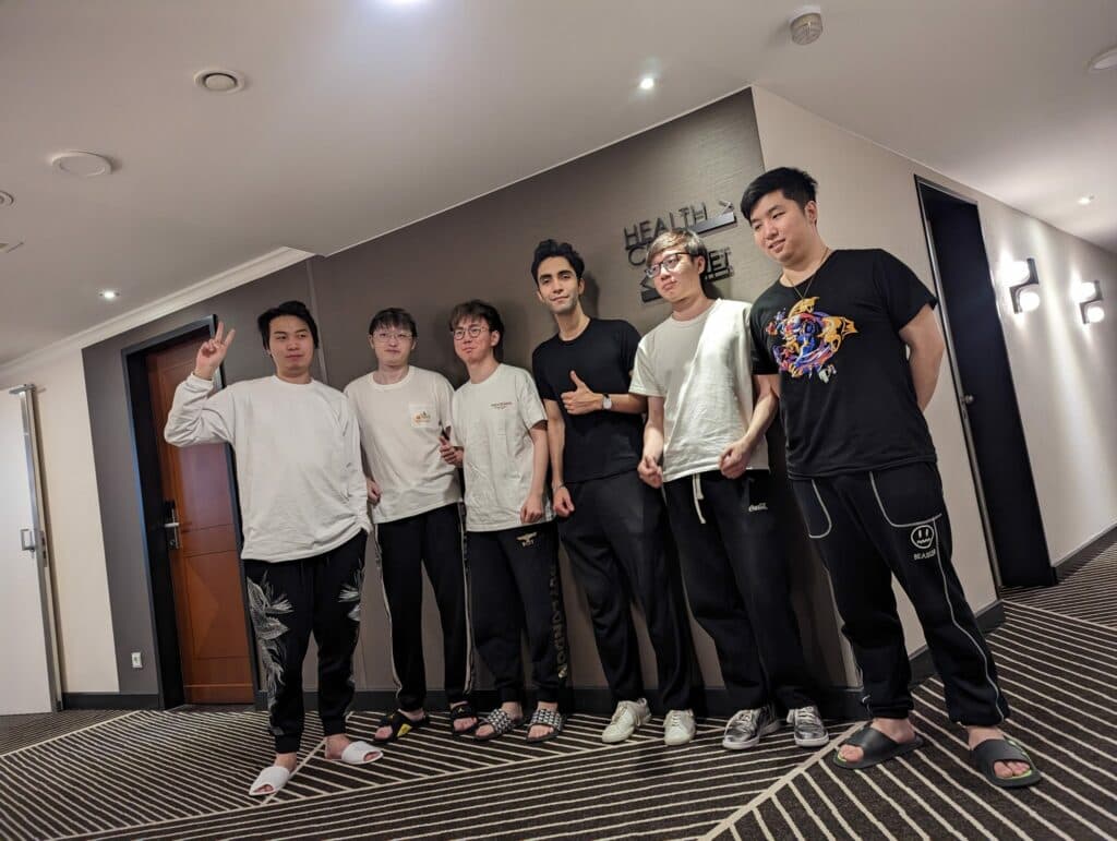 SumaiL with Team Aster.<br>Image via ESL