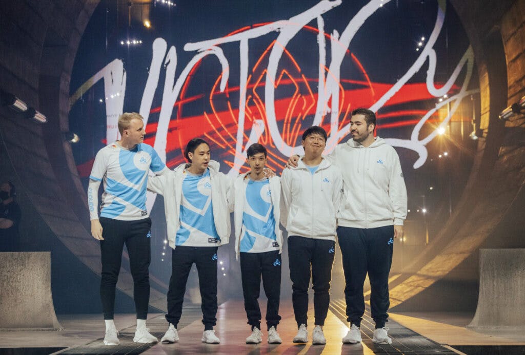 Cloud9 on the MSI 2023 stage in London bidding the fans goodbye (Image via Colin Young-Wolff/Riot Games)