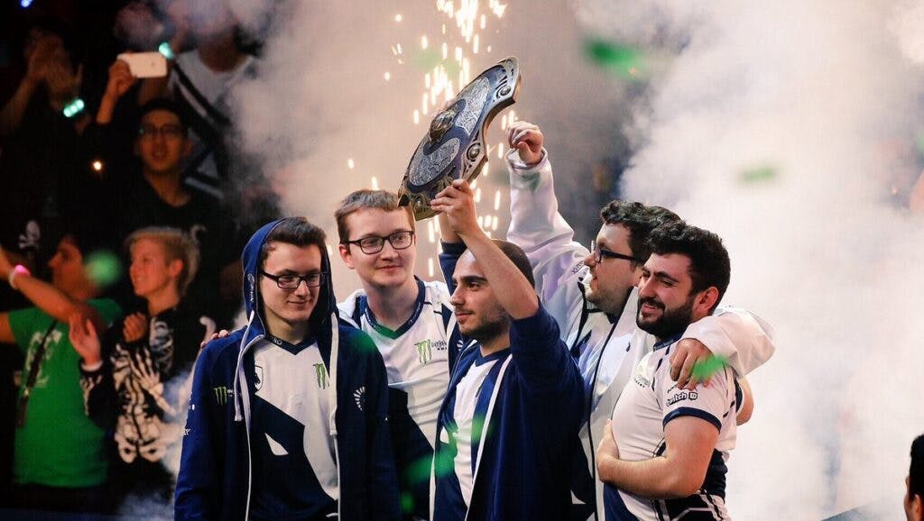 MinD_ContRoL lifted the Aegis of Champions with Team Liquid at TI7.<br>(Image via Valve)