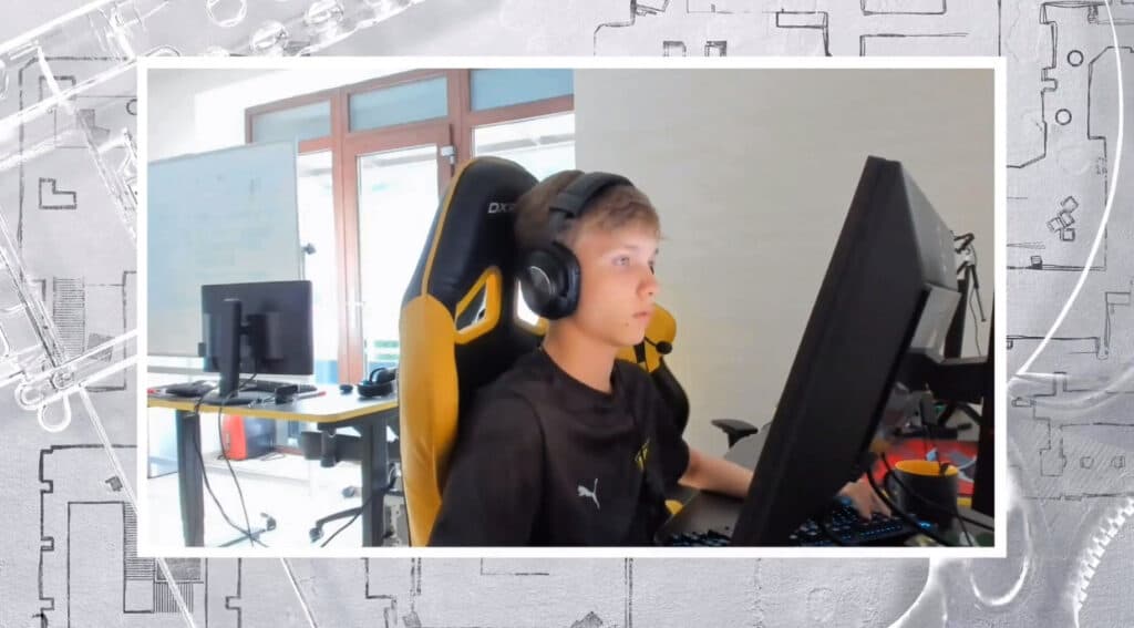 G2's star m0NESY faced the former organization NAVI where he was part of the Academy (Photo via WePlay)